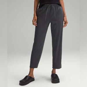 Tapered-Leg Mid-Rise Pant 7/8 Length *Luxtreme